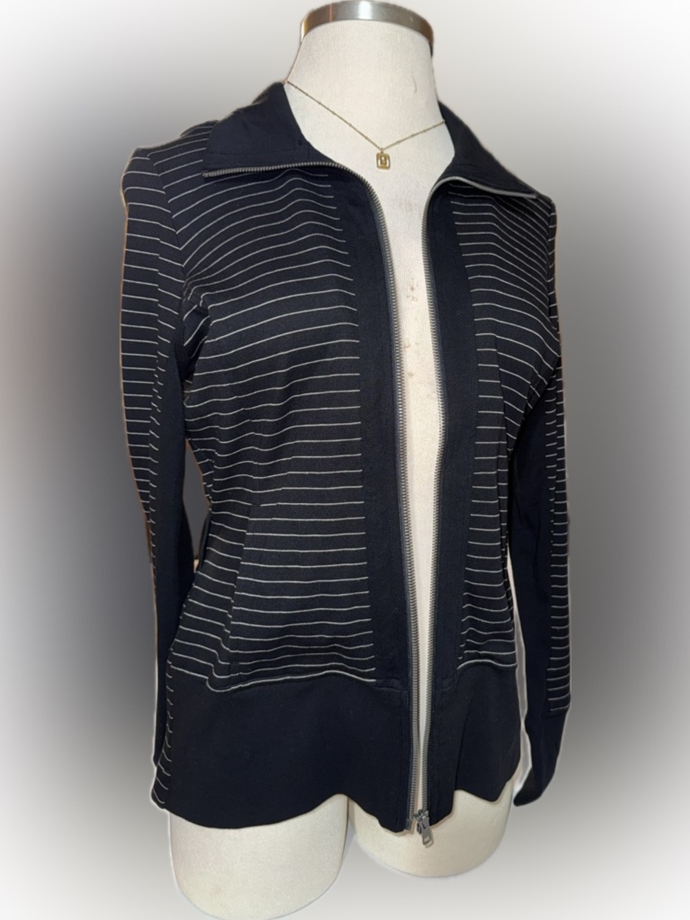 CAbi Chelsea Chic Fall 2017 Chalk Stripe Sprint Jacket in Black and White - Picture 8 of 12